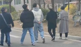 网红黑料吃瓜入口,吃瓜群众如何成为舆论焦点